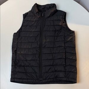 Gap Kids Lightweight Puffer Vest Black. Kids size Medium
